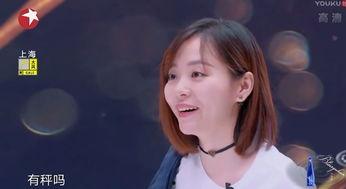 毛晓彤明星网红沙发,从沙发女孩到璀璨明星的蜕变之路