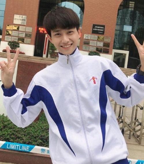 男明星网红口罩照片图片,揭秘男明星网红的时尚风采