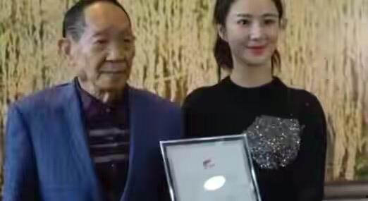 明星网红送别袁老板视频,明星网红齐聚，共同缅怀