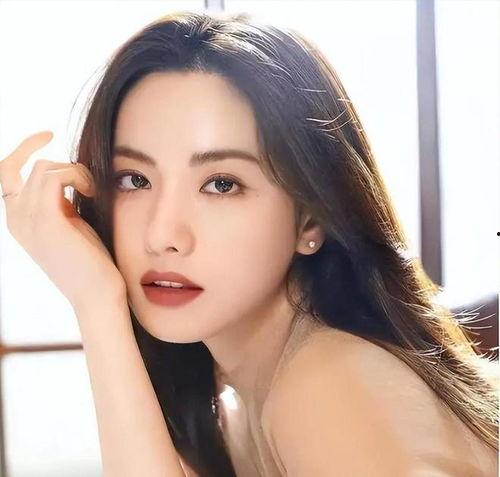 明星网红壁纸可爱图片女,可爱女生必备的甜美瞬间”