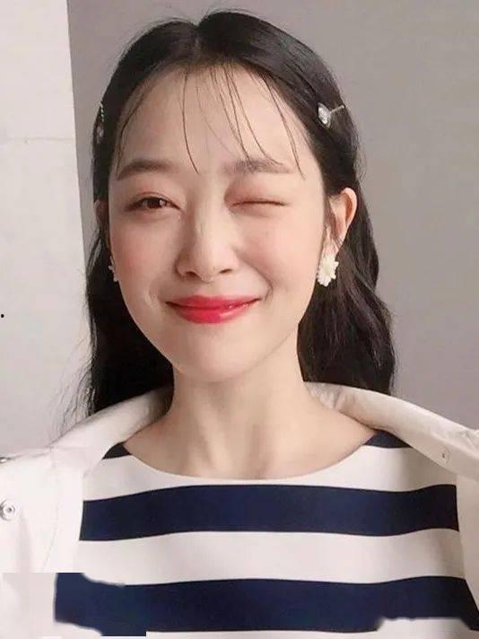明星网红大拇指叫什么,揭秘明星网红大拇指的神秘昵称