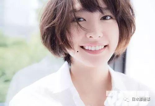 我国有多少明星网红呢,繁华背后的数字真相