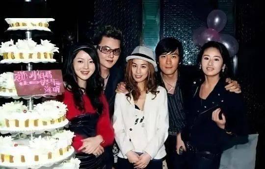 麦昆明星网红同款,潮流风向标下的时尚秘籍