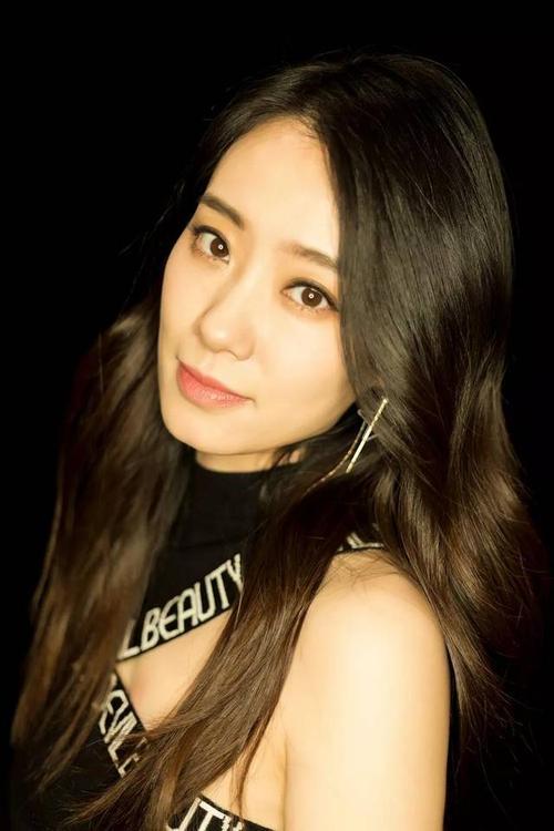 搞笑演员明星网红是谁,揭秘搞笑演员、明星网红背后的搞笑魅力