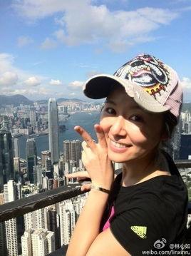 明星网红戴手镯图片大全,璀璨手镯演绎明星网红时尚风采