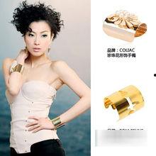 明星网红戴手镯图片大全,璀璨手镯演绎明星网红时尚风采