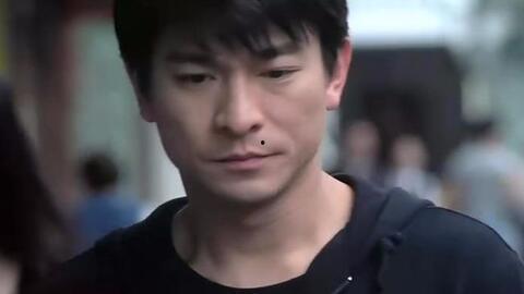 明星网红碰见刘德华视频,现场互动引粉丝尖叫