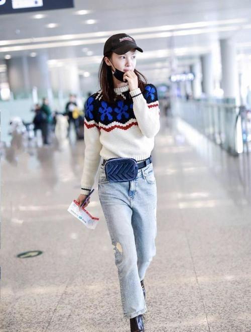 明星网红穿红色卫衣,明星网红演绎时尚卫衣新风尚