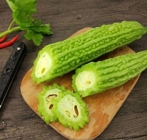 今日吃瓜肖静雯图片,肖静雯吃瓜瞬间，网友热议不断